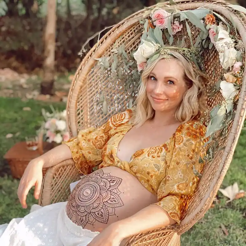 Candice Accola and More Pregnant Stars Celebrate Baby Showers: Pics