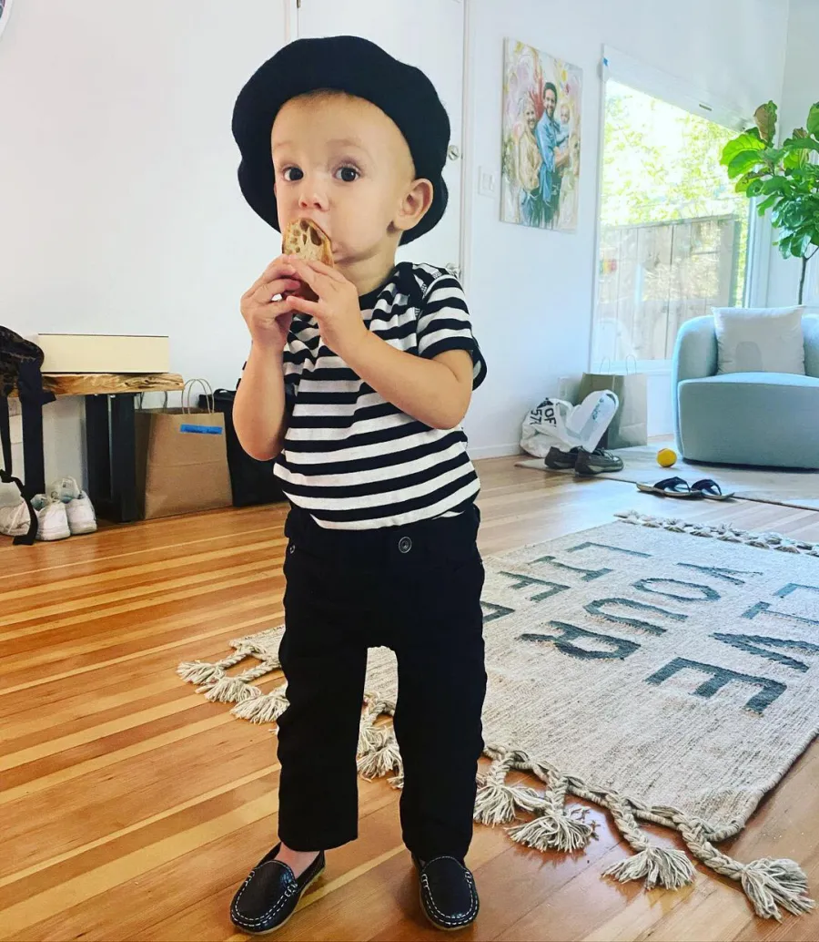 2020 Costumes Elvis Cordero