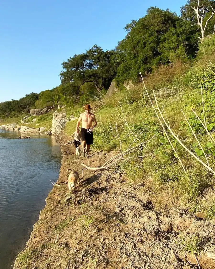 James Van Der Beek Family Arrives Texas After Drastic Life Changes