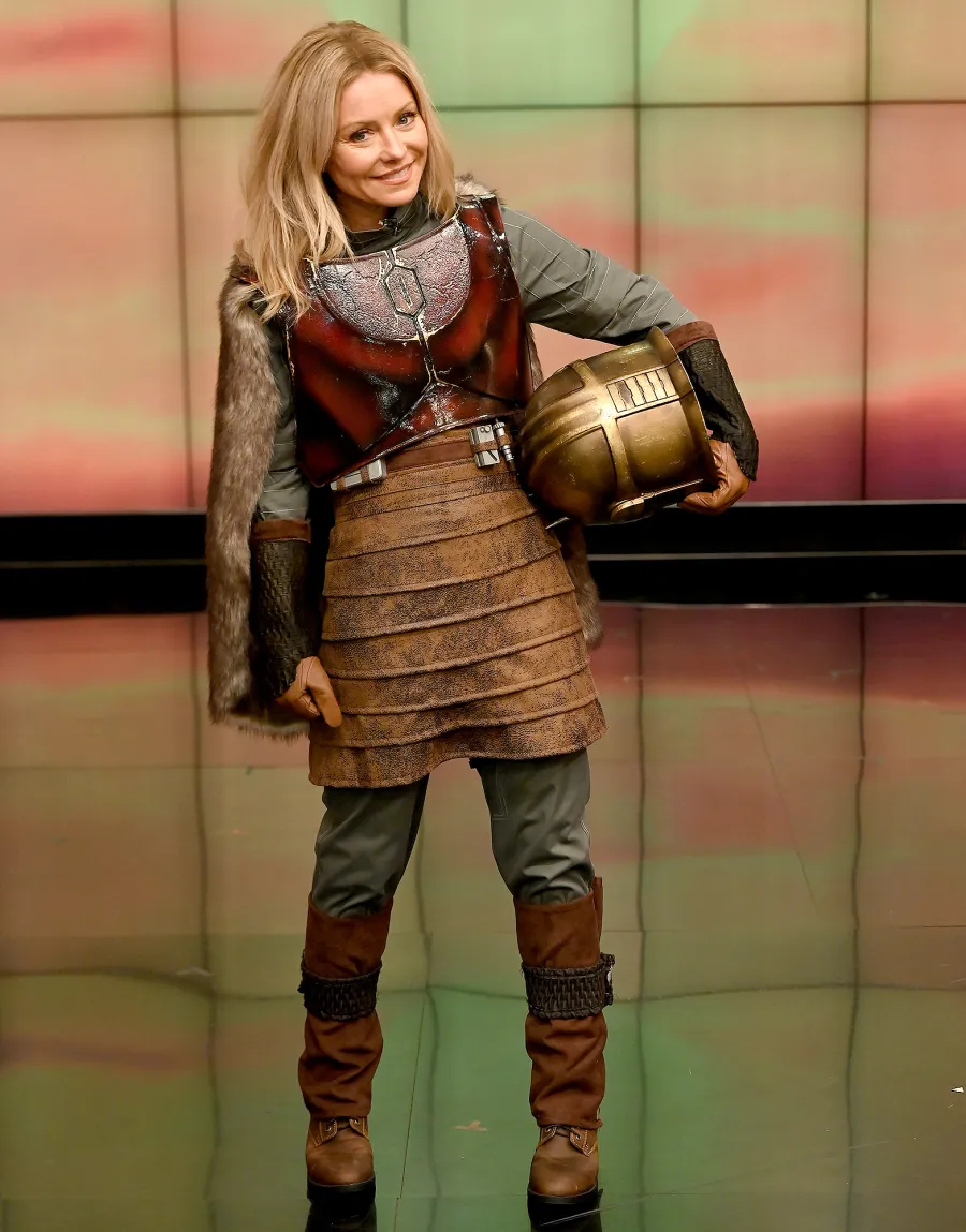 Kelly and Ryan as Mandalorians