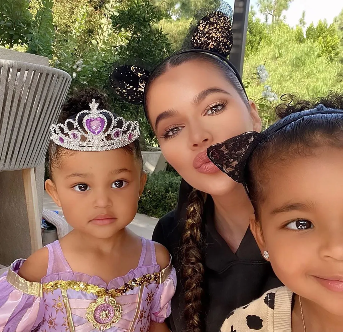 Khloe Kardashian Paints Pumpkins With Kardashian-Jenner Kids: Halloween Party Pics
