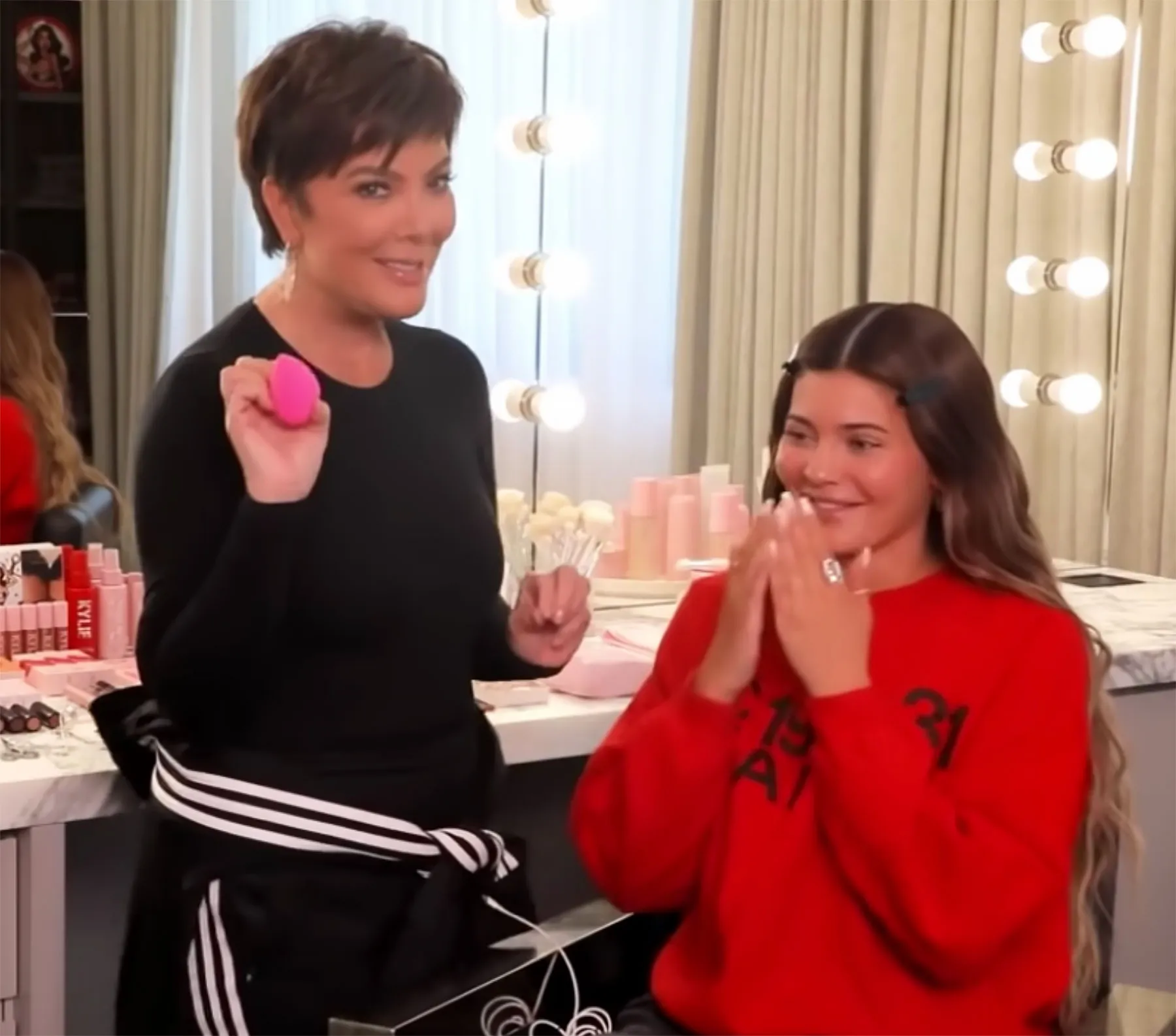 LOL! Kris Jenner Doing Kylie's Makeup Is the Best Thing You'll See All Day