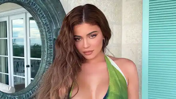 Kylie Jenner Shows Off Gorgeous Blonde Hair Days After Teasing the Change