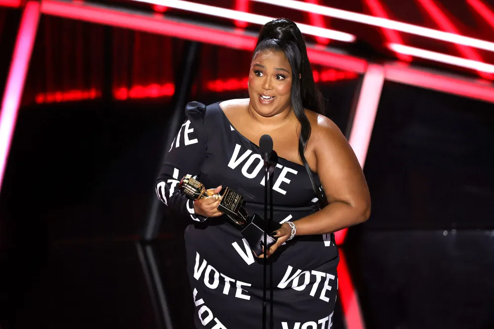 Lizzo Top Song Sales Artist Award 2020 Billboard Music Awards 2020 Winners List