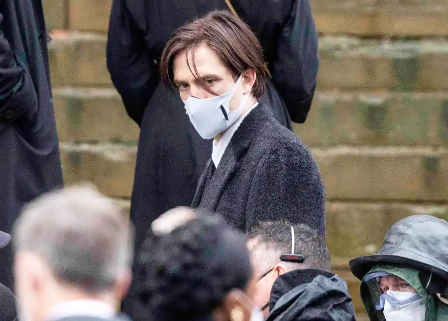 Robert Pattinson Zoe Kravitz and Unrecognizable Colin Farrell on Batman Set