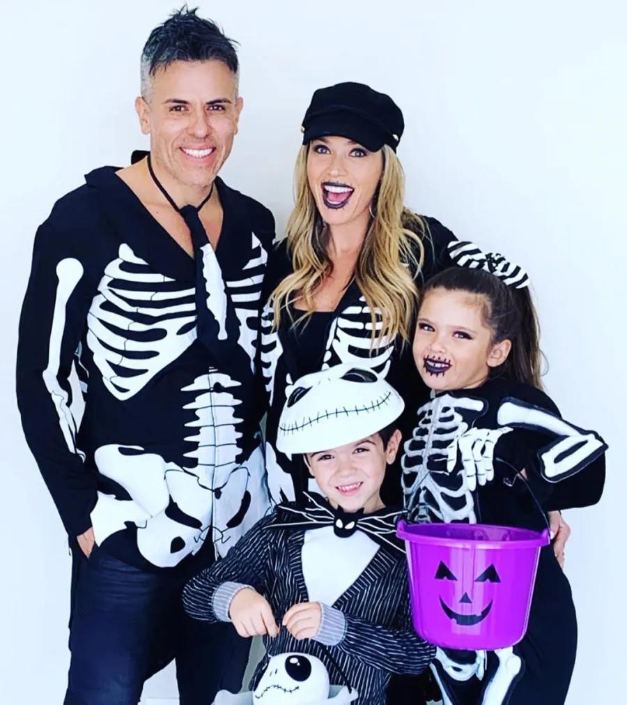 Teddi Mellencamp Pregnant-Celebs-Dressing-Up-Baby-Bumps-Halloween-2019-03