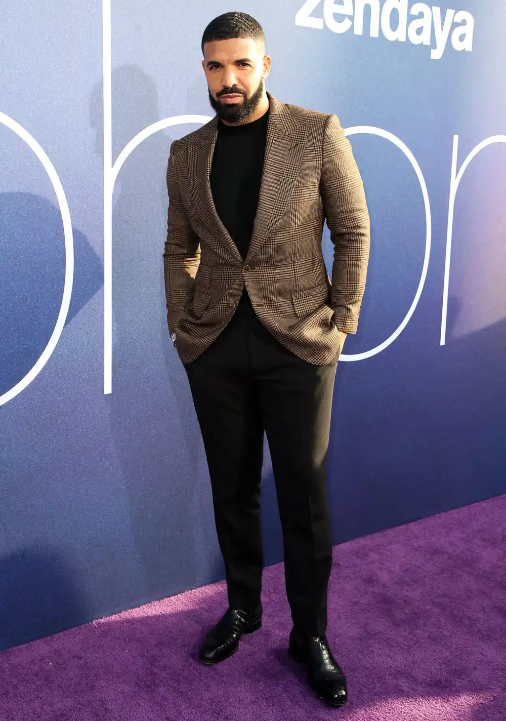 Twitter Is Grossed Out by the Mac and Cheese Served at Drake Birthday Party