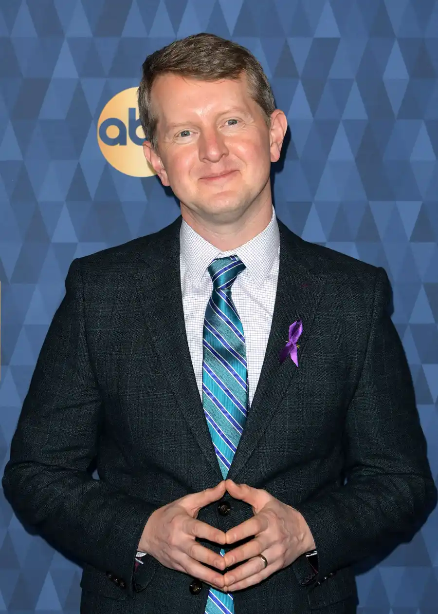 Alex Trebek Dead at 80: Stars Pay Tribute to 'Jeopardy' Host