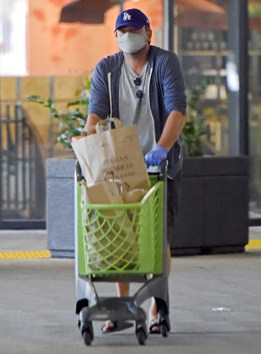 Don’t Mind Leo All Times Leonardo DiCaprio Has Tried Hiding Plain Sight