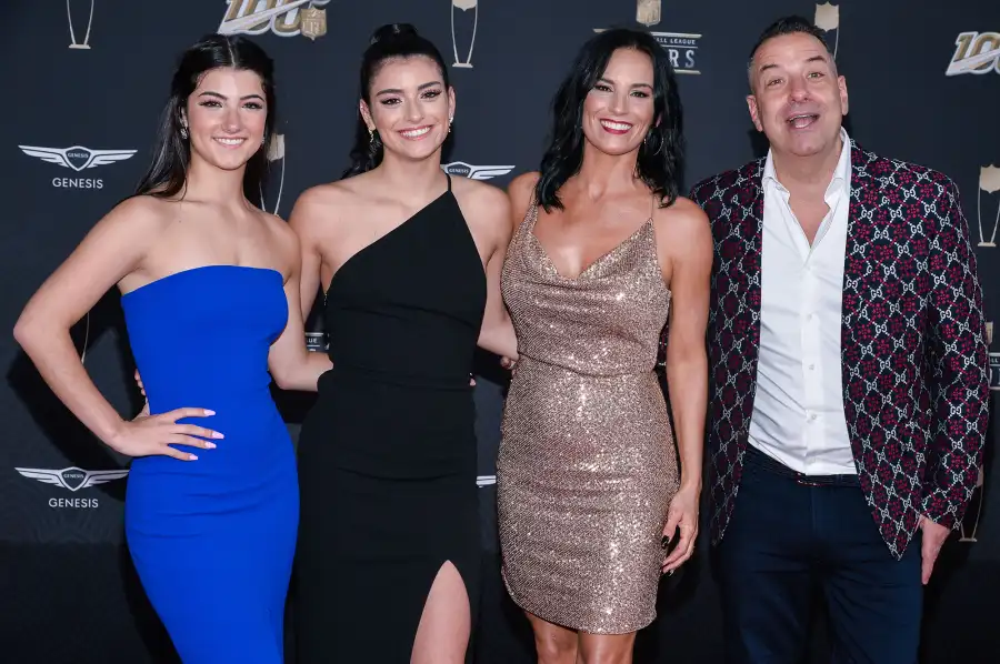 D’Amelio Family Chef Defends Charli and Dixie as TikTokers Weigh in on Controversy