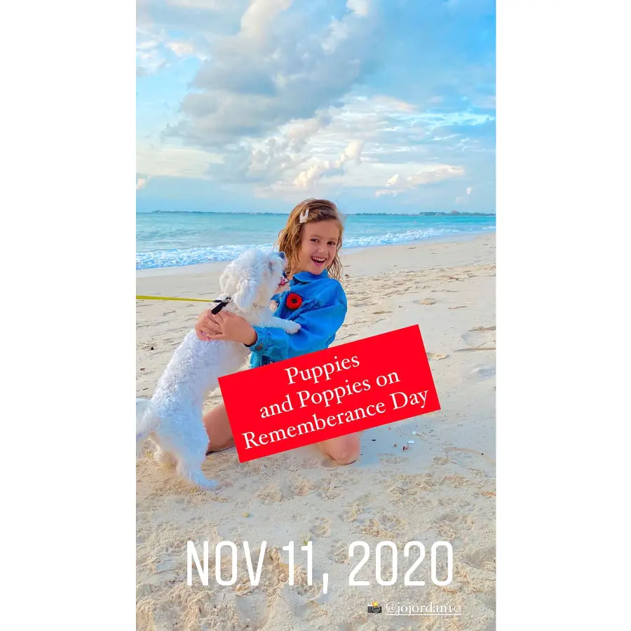 Elizabeth Chambers Celeb Families Hitting the Beach in Summer 2020 Amid the Coronavirus Pandemic