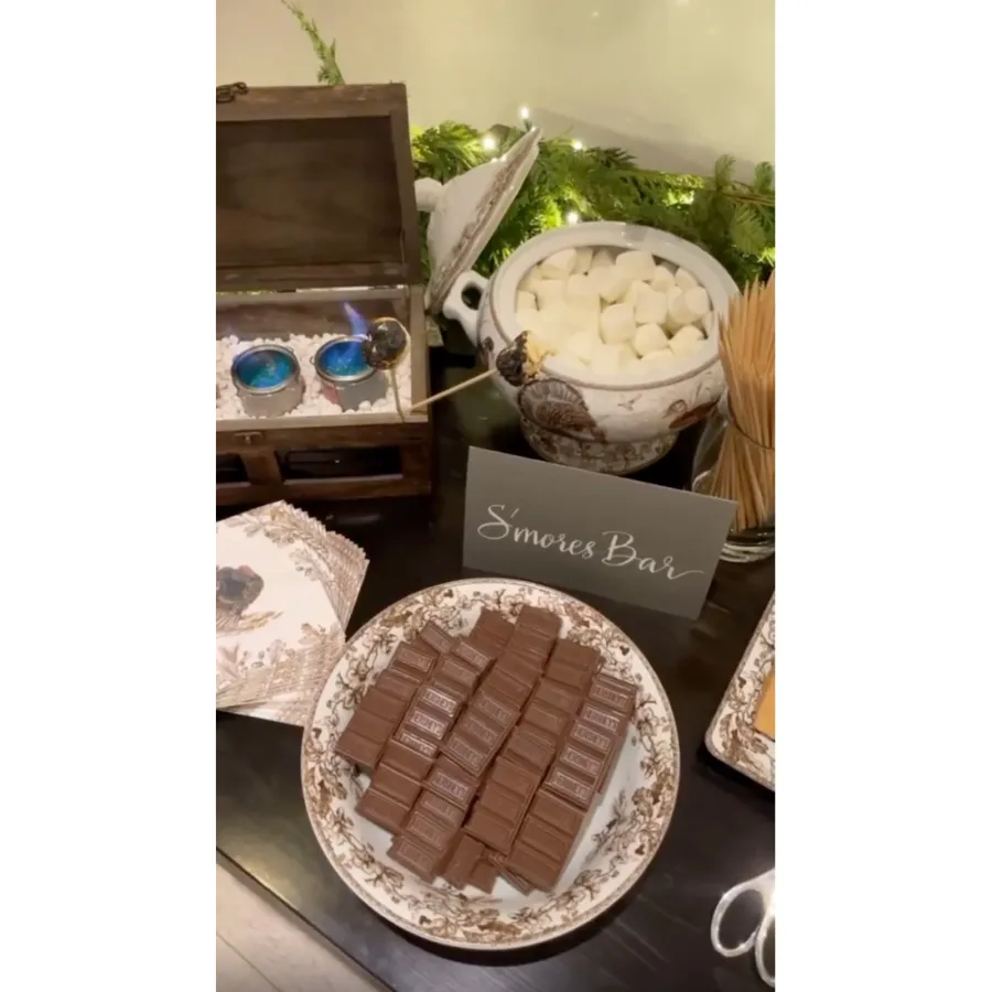 Inside the Kardashian-Jenner Family's Thanksgiving 11