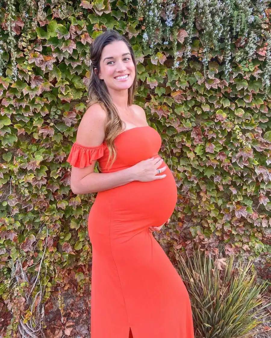 Jade Roper Tolbert Pregnant Baby Bump