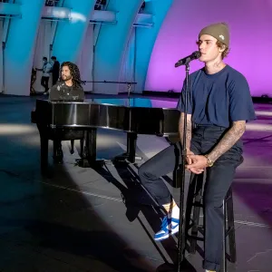 Justin Bieber 10,000 Hours Dan and Shay CMAs 2020