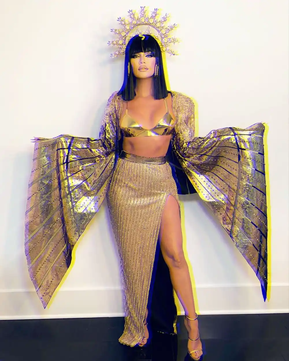 Khloe Kardashian Denies Pregnancy Rumors After Celebrating Halloween With Tristan Thompson: Look at &lsquo;My Abs&rsquo;