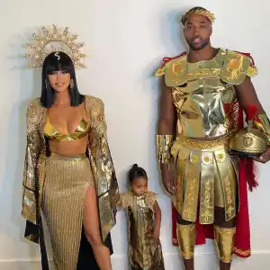 Khloe Kardashian Denies Pregnancy Rumors After Celebrating Halloween With Tristan Thompson: Look at ‘My Abs’