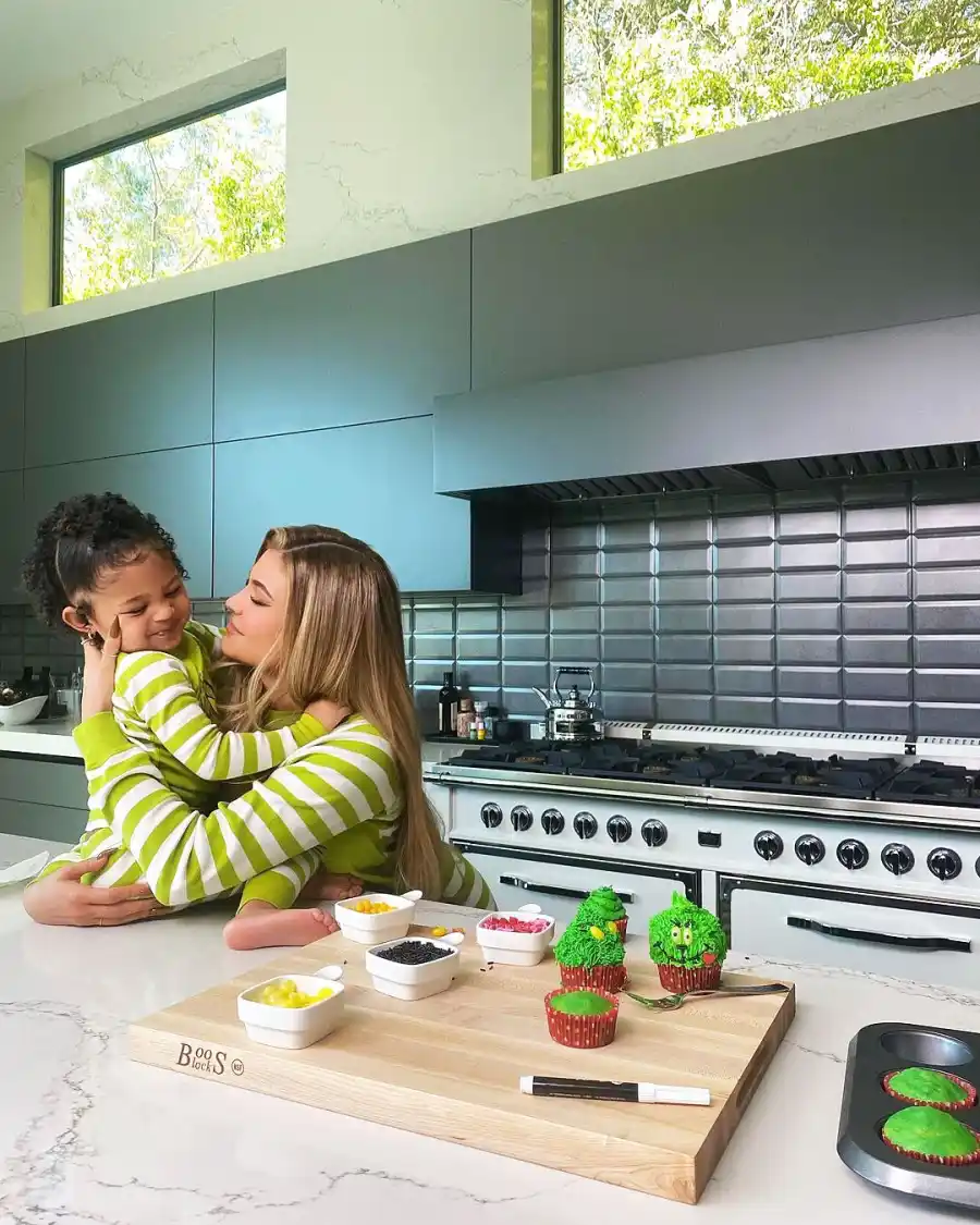 Kylie Jenner Daughter Stormi Is All Smiles Meeting the Grinch