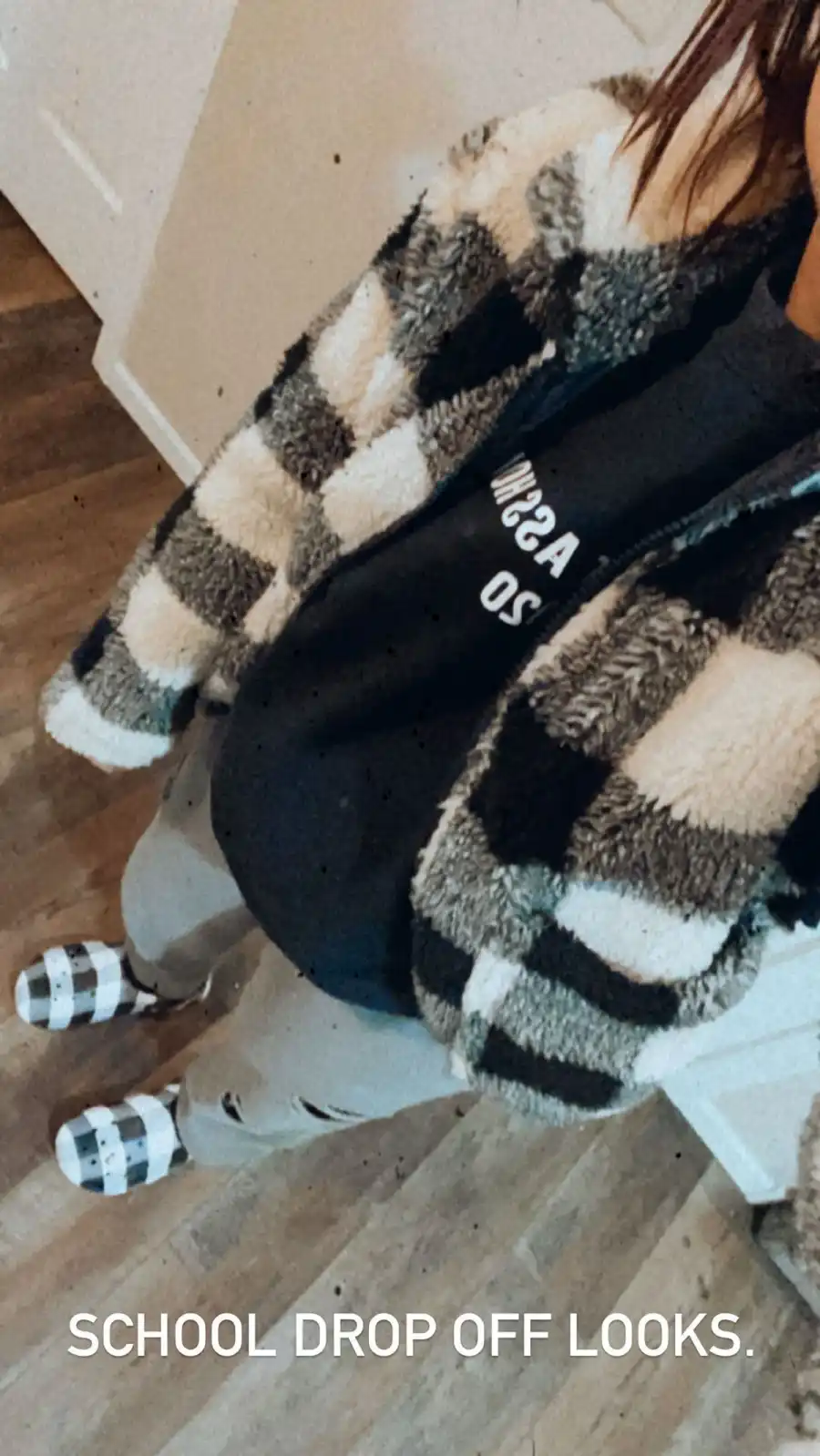 Keeping Cozy! See Pregnant Chelsea Houska’s Baby Bump Album