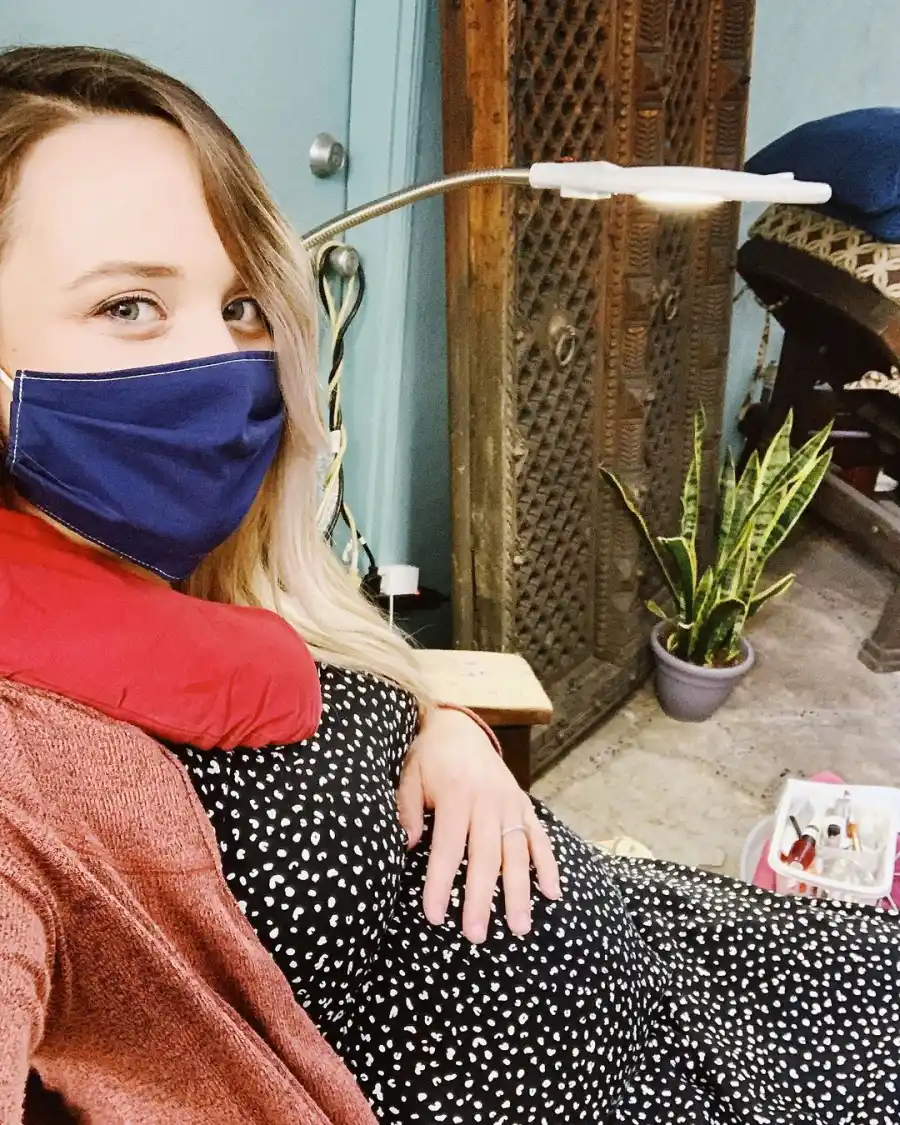 Pregnant Jinger Duggar Baby Bump Wearing Face Mask