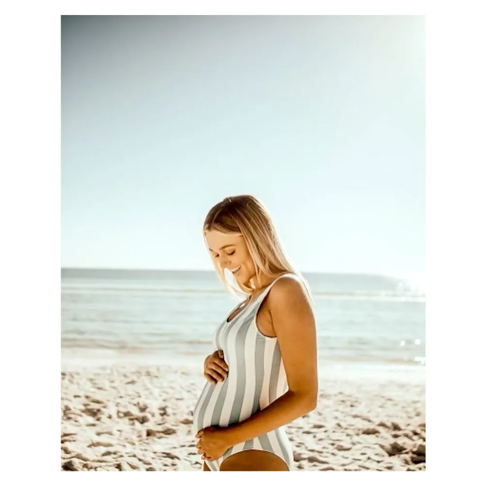 Pregnant Sadie Robertson Shows 17-Week Baby Bump Bathing Suit