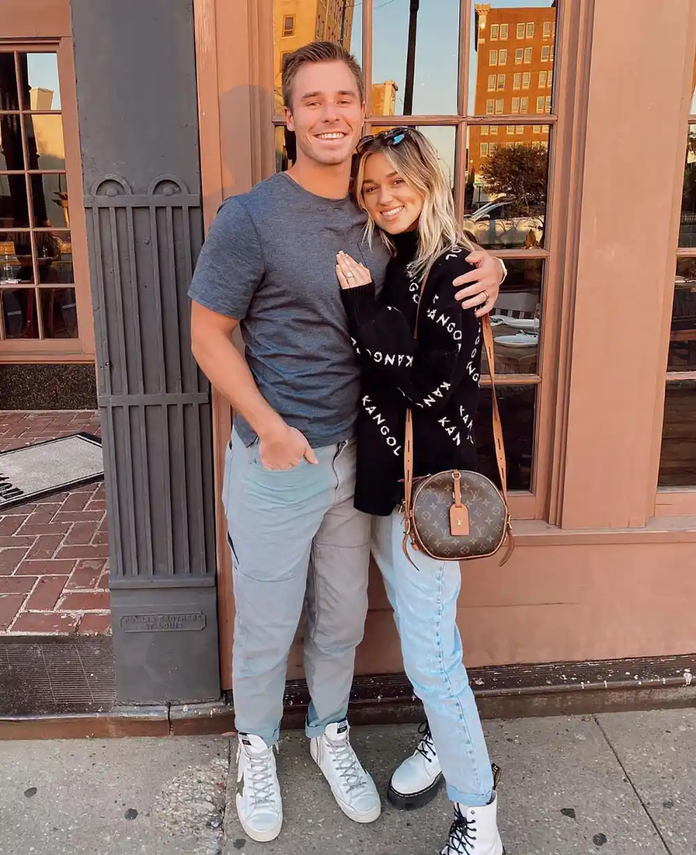 Pregnant Sadie Robertson Shows 17-Week Baby Bump in Bathing Suit: &lsquo;I&rsquo;m in Awe'