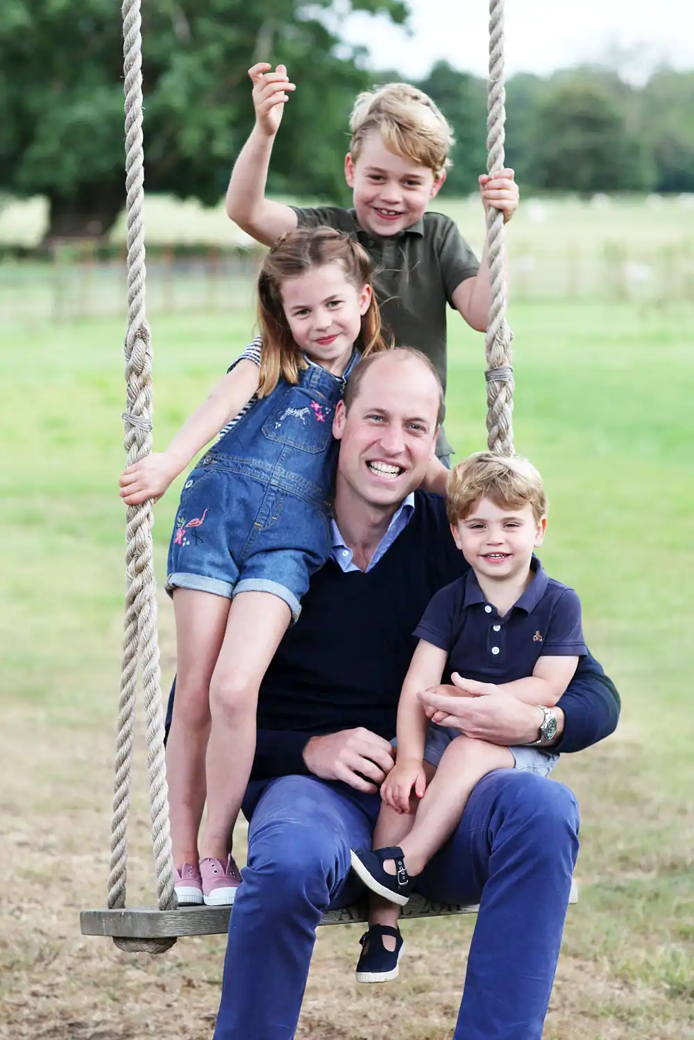 Queen Elizabeth II and Prince Philip Celebrate 73rd Anniversary With Card From Their Great Grandkids