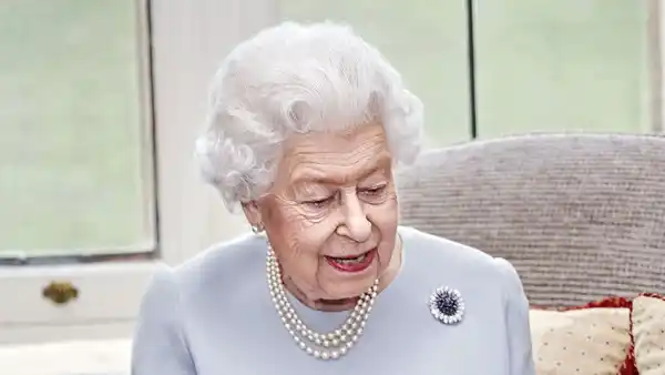Queen Elizabeth Brooch Is the Perfect Touch to Commemorate Her 73rd Wedding Anniversary With Prince Philip