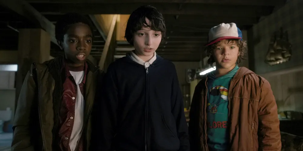 Stranger Things Gaten Matarazzo Teases Dustin Outfits in Season 4