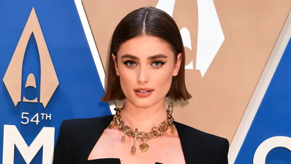 All the Details on Taylor Hill's '90s-Inspired CMA Awards Hairstyle