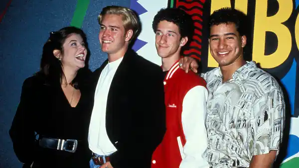 Watch the New 'Saved By the Bell' Cast Critique the Original Cast's Style