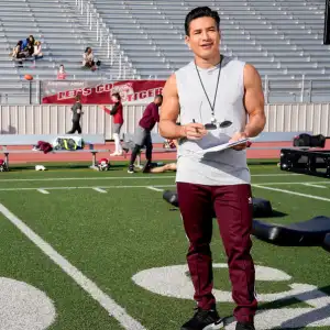 What to Watch on TV During Thanksgiving Saved by the Bell Mario Lopez