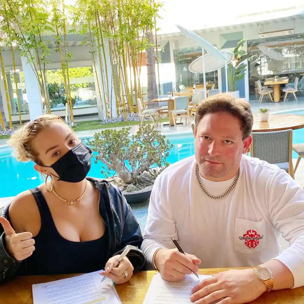YouTube Influencer Tana Mongeau Signs With Mega Manager David Weintraub Amid Her Expanding Career