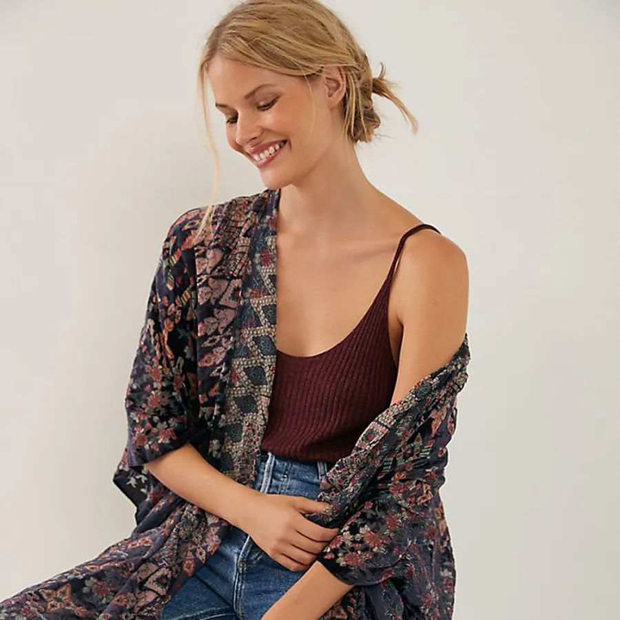 anthropologie-velvet-kimono-holiday-gifts-mom