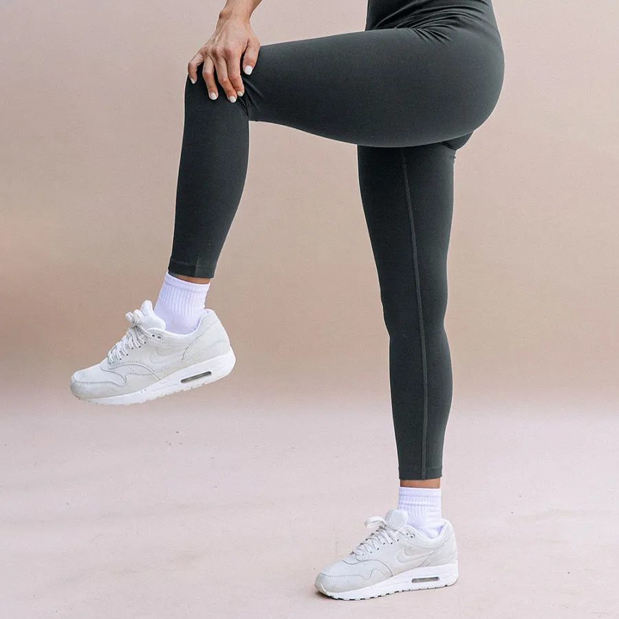 girlfriend-collective-float-leggings-soft-cozy-gifts