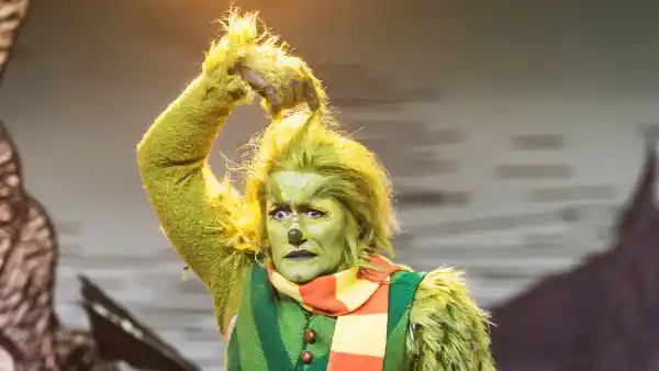 Dr Seuss The Grinch Musical Matthew Morrison Eerily Transforms into the Grinch Fan Reactions