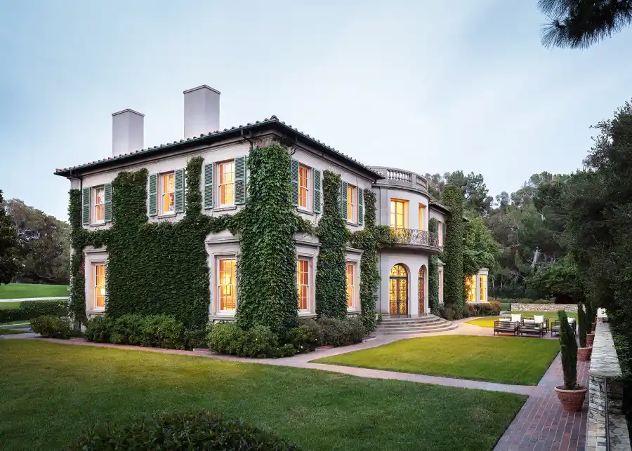 Scott Disick and Amelia Hamlin Go Househunting Together