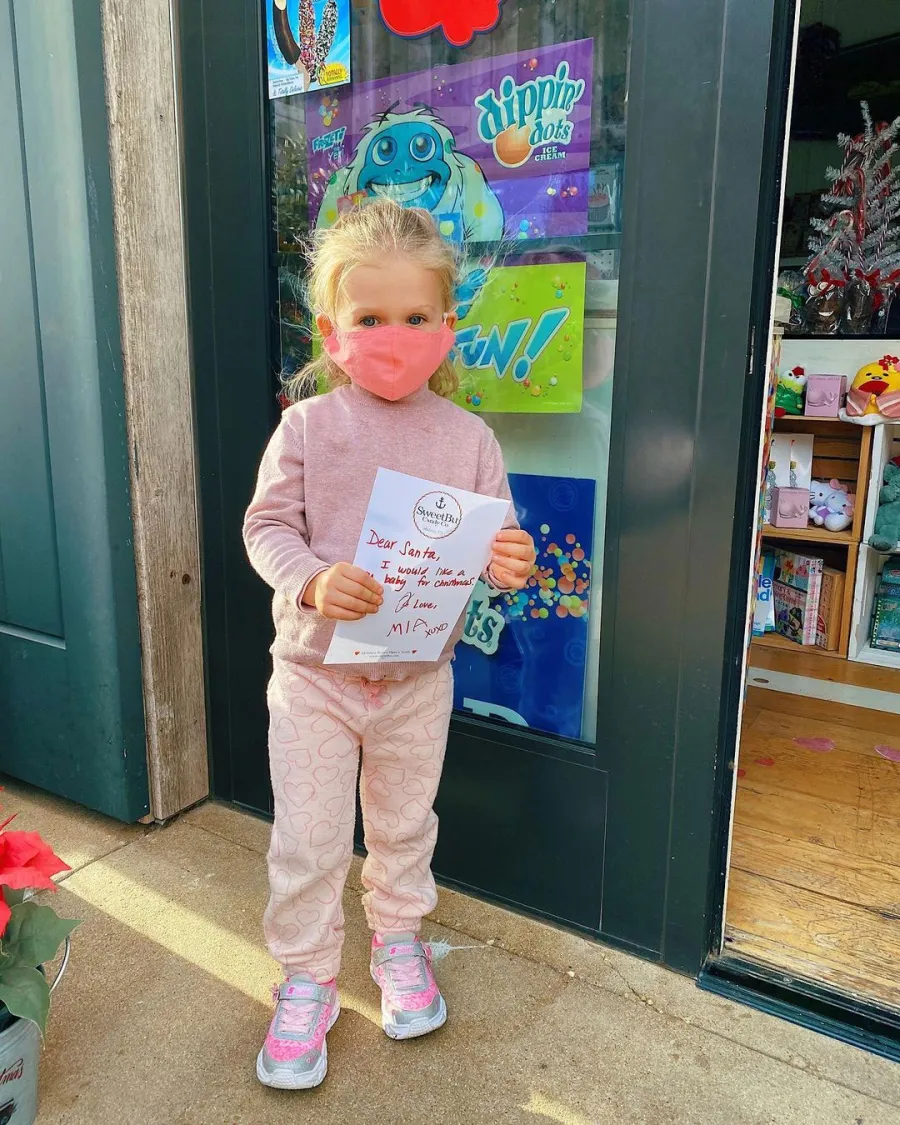 April Love Geary Celebrity Kids Socially Distant Santa Visits in 2020 Holiday Season