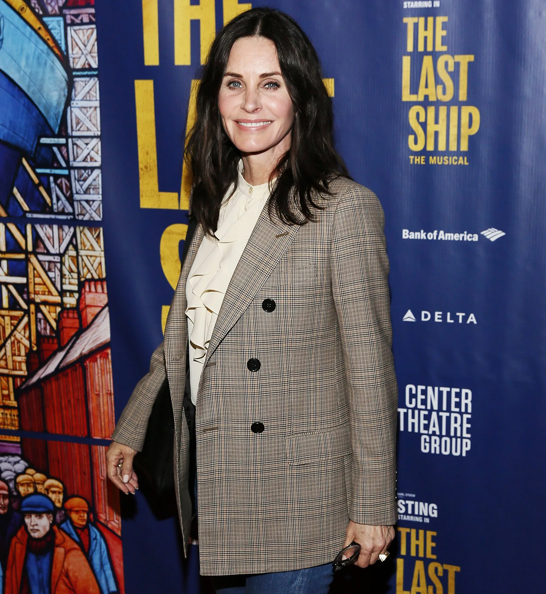 Courteney Cox Shares Gross Truth of Friends Raw Turkey Gag