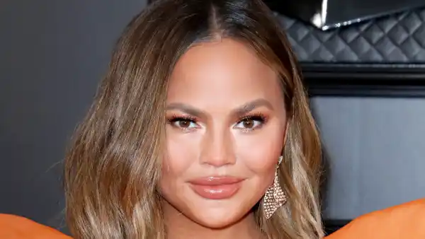 Fans Compare Chrissy Teigen's Haircut to Jennifer Aniston's 'The Rachel'