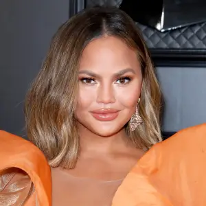 Fans Compare Chrissy Teigen's Haircut to Jennifer Aniston's 'The Rachel'