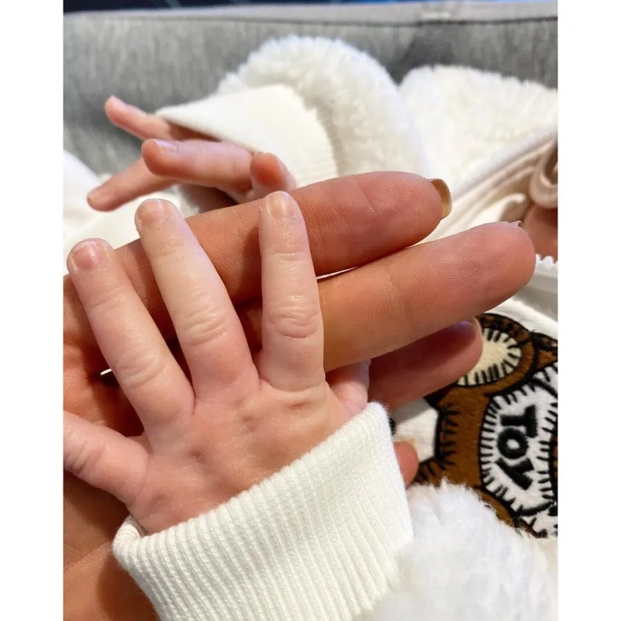 Gigi Hadid Zayn Malik Daughter Baby Album Family Photos