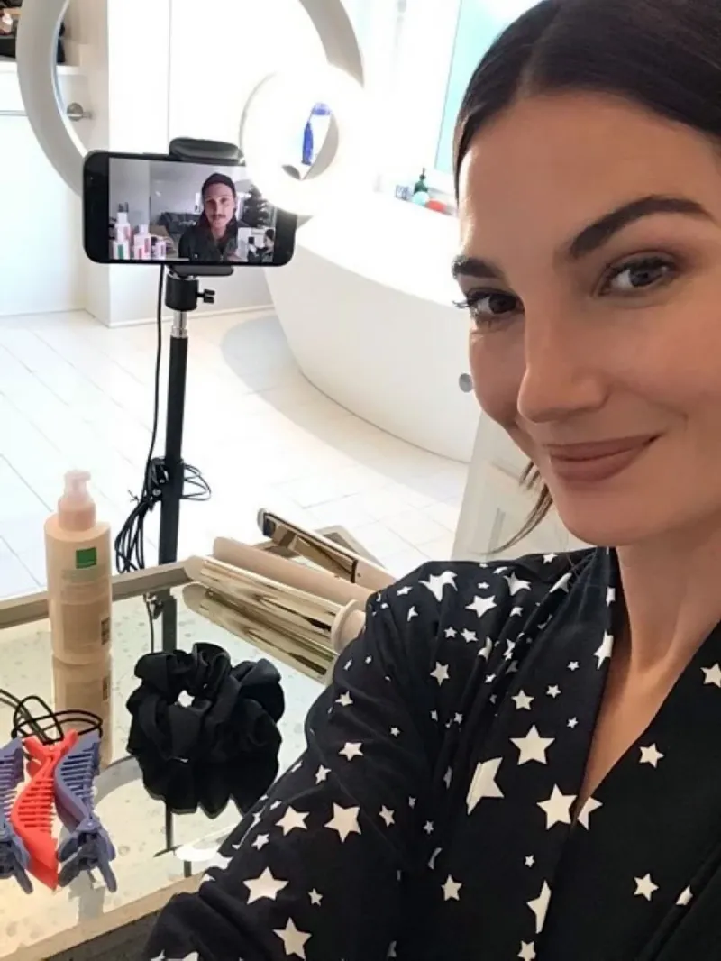 How to Recreate Lily Aldridge's Red Carpet Hairstyles for a NYE Night In