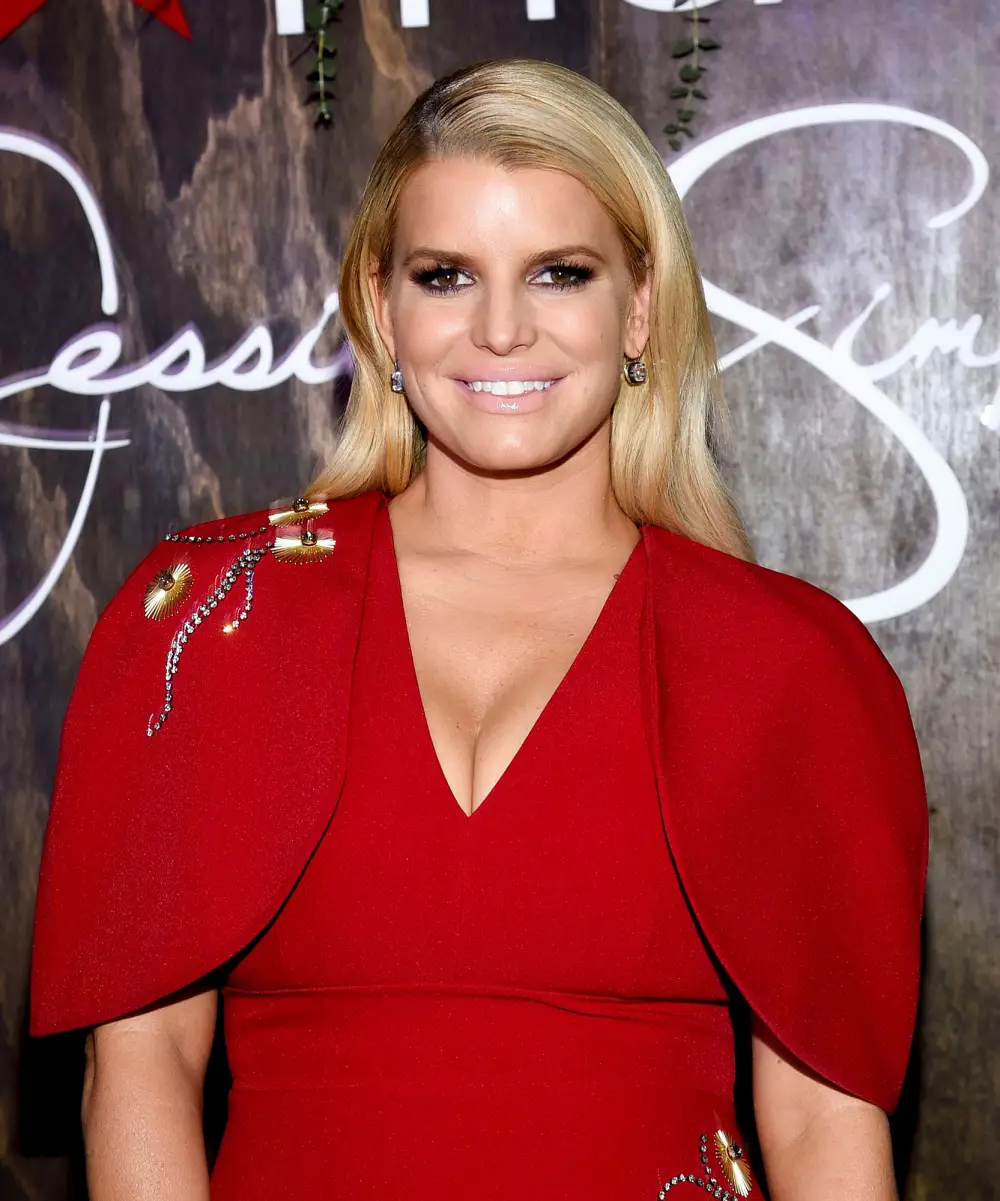 Jessica Simpson Shows Off 100-Lb Weight Loss in Christmas Onesie