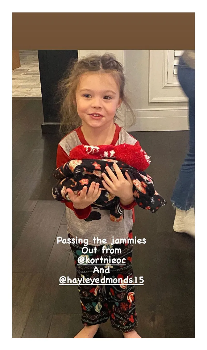 Jim Edmonds Celebrates Christmas With Kids and Girlfriend Kortnie O’Connor Christmas 2020