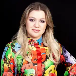 How Kelly Clarkson Injured Herself on Set of Her Talk Show