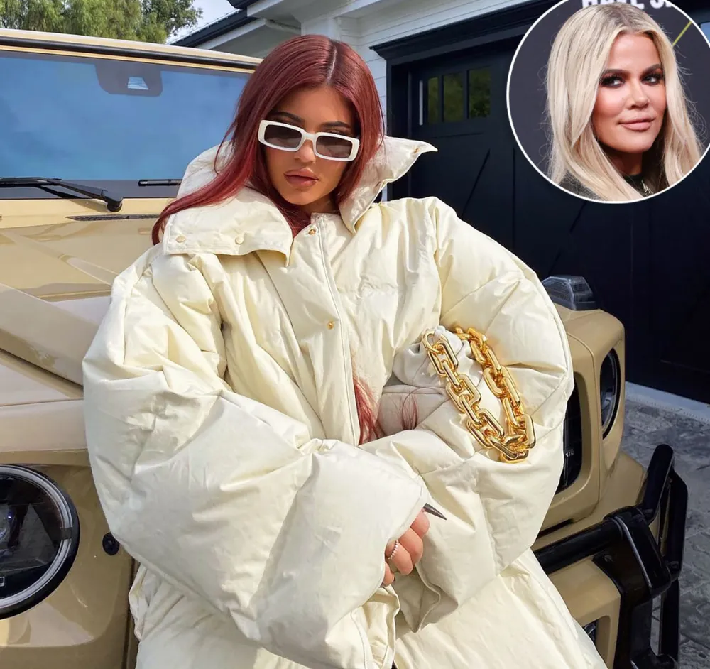 Khlo&eacute; Kardashian Trolls Kylie Jenner Over Her Enormous Puffer Coat