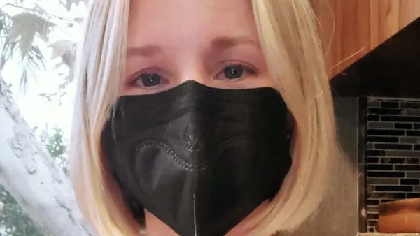 Kristen Bell's Social Distancing-Approved T-Shirt Is Too Funny