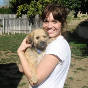 Mandy Moore Mourns Dog Joni Death