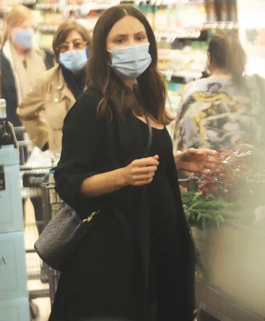 Pregnant Katherine McPhee Covers Baby Bump While Grocery Shopping