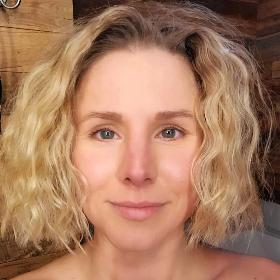 Proof Kristen Bell Stuns Without a Stitch of Makeup